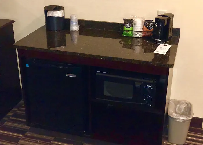 Best Western Plus Victor Inn & Suites